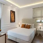 Hotel Canvas 1